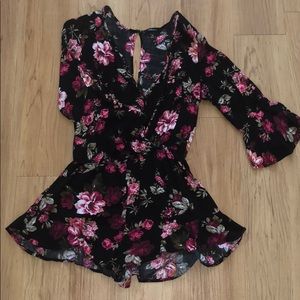 Cute Floral Romper: lightly worn, like brand new